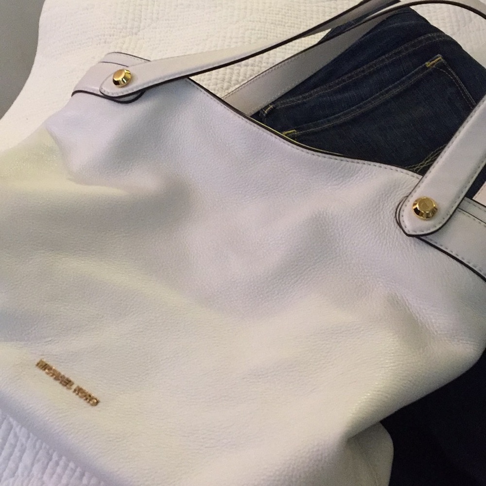 Michael Kors Hyland - Picture 1 of 2